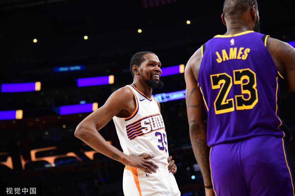 亚马尔神奇助攻媲美巅峰梅西，赛后脚踝染血令球迷忧心.