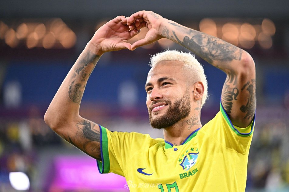 利拉德伤势加重，无限期休战！雄鹿队季后赛前景堪忧