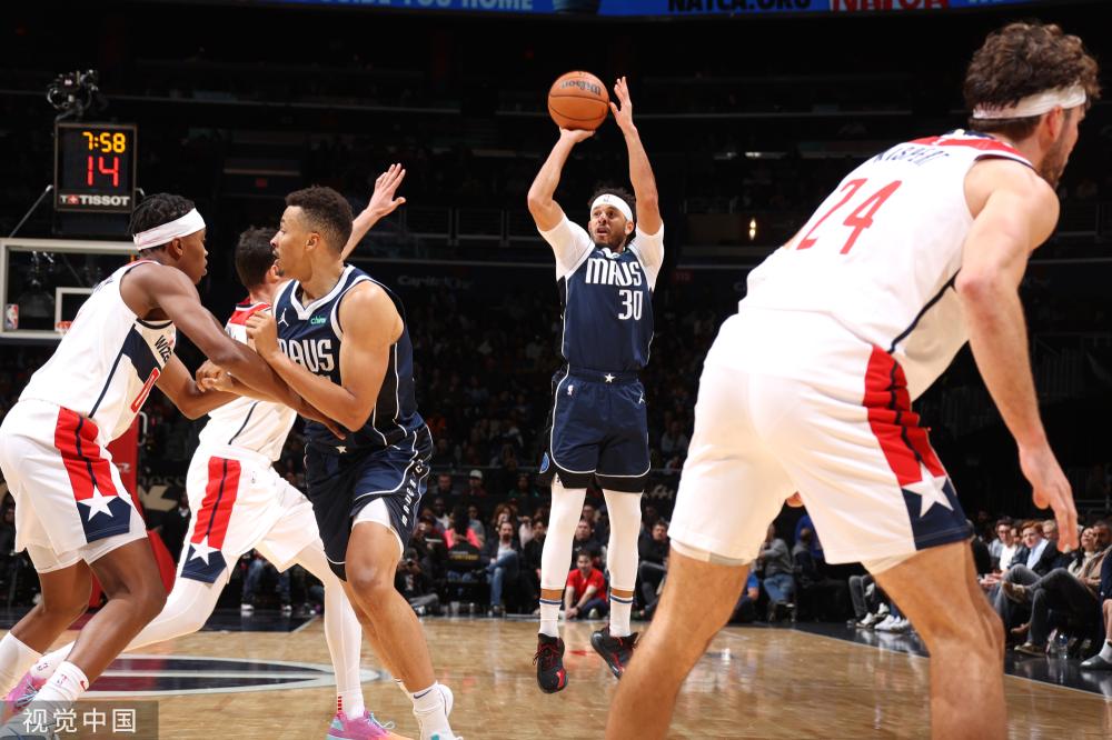 三分没开！贝恩20中7拿15分10板 三分6中0&多次冲内线被帽&失误（三分断电！贝恩20投7中仅15分10板，三分6投全失，多次突破遭封盖并出现失误）