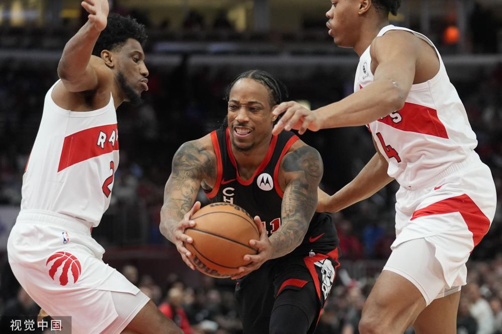 【LPL老婆】余霜招牌旗袍主持关键战，曼妙身材太有韵味